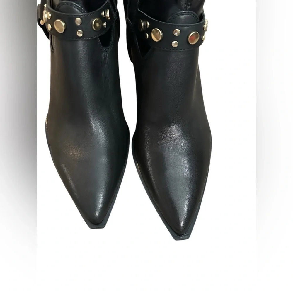 Dolce Vita polished studs